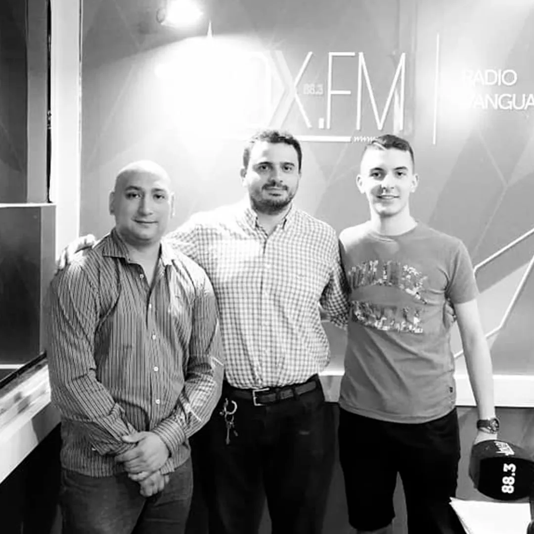 Entrevista radial en FM Wox 88.3